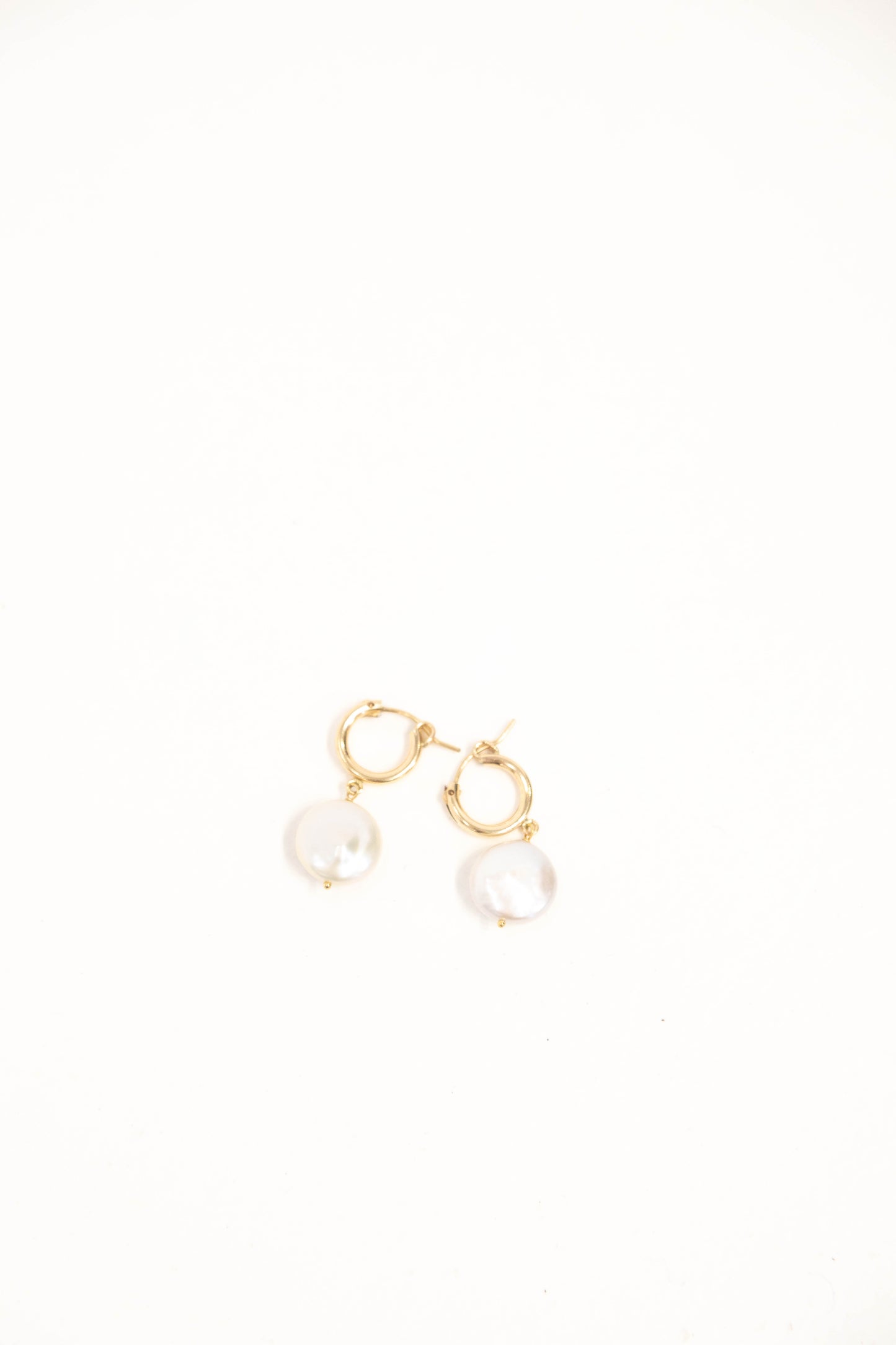 Coin Pearl deluxe hoop - 14k Gold Filled